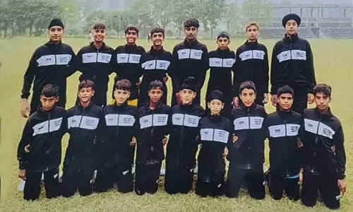 Bhajji ने आदमपुर में ग्रामीण फुटबॉल अकादमी को 20 लाख रुपये का अनुदान दिया Bhajji ने आदमपुर में ग्रामीण फुटबॉल अकादमी को 20 लाख रुपये का अनुदान दिया