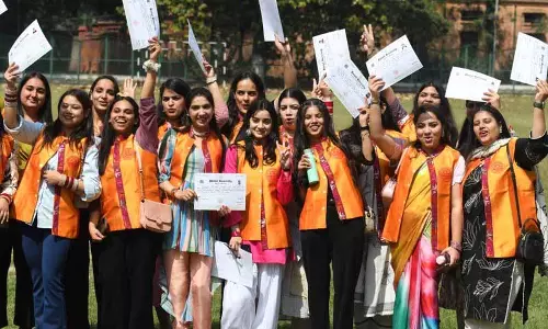 लुधियाना के SCD कॉलेज में दीक्षांत समारोह के दौरान 501 छात्रों को डिग्रियां मिलीं लुधियाना के SCD कॉलेज में दीक्षांत समारोह के दौरान 501 छात्रों को डिग्रियां मिलीं