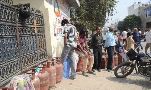 ऑनलाइन LPG बुकिंग में तकनीकी खराबी से करनाल की गैस एजेंसियों पर अफरा-तफरी