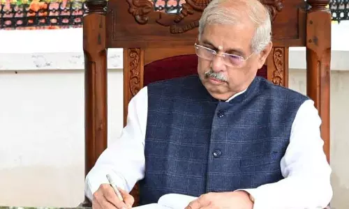 आर.वी. अर्लेकर ने Tamil Nadu के राज्यपाल के रूप में कार्यभार संभाला। आर.वी. अर्लेकर ने Tamil Nadu के राज्यपाल के रूप में कार्यभार संभाला।