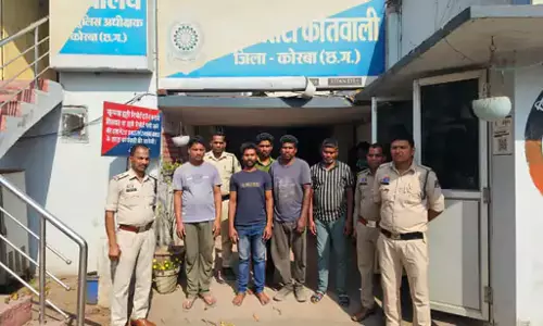 सरेआम जाम छलका रहे कई पियक्कड़ गिरफ्तार, पुलिस की बड़ी कार्रवाई सरेआम जाम छलका रहे कई पियक्कड़ गिरफ्तार, पुलिस की बड़ी कार्रवाई
