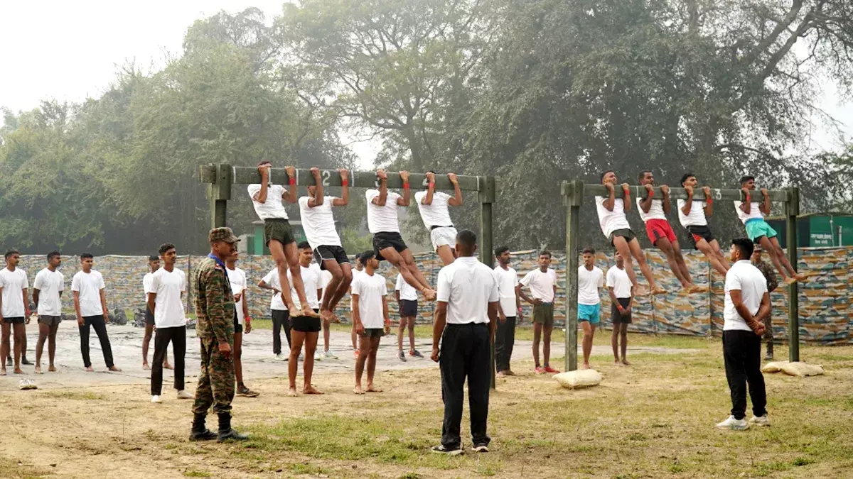 Bareilly: अग्निवीर भर्ती के लिए 850 युवाओं ने लगाई दौड़, 600 चयनित