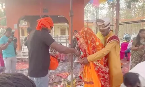 अनोखी सोच संस्था ने गरीब लड़की की शादी कराई, सामाजिक रीति-रिवाज के साथ विवाह संपन्न