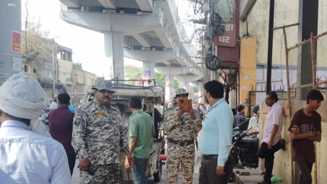 Bareilly: अतिक्रमण हटाने के दौरान बहस, 10 हजार रुपये का दंड