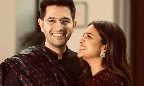 Parineeti Chopra ने राघव चड्ढा को उनके पोस्ट के लिए अपना गाना चुनने पर छेड़ा Parineeti Chopra ने राघव चड्ढा को उनके पोस्ट के लिए अपना गाना चुनने पर छेड़ा