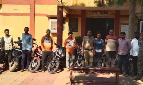 8 जुआरी गिरफ्तार, श्मशान घाट और डेम के पास पुलिस ने की घेराबंदी