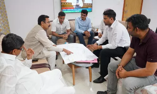 विधानसभा अध्यक्ष कल्याण ने Kalyan रिंग रोड पर चल रहे कार्यों की प्रगति की समीक्षा की विधानसभा अध्यक्ष कल्याण ने Kalyan रिंग रोड पर चल रहे कार्यों की प्रगति की समीक्षा की