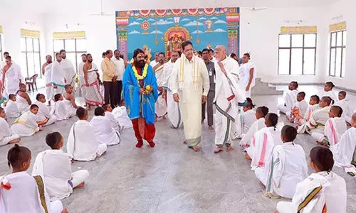TTD अध्यक्ष ने कीसरगुट्टा वेद विज्ञान पीठम का दौरा किया