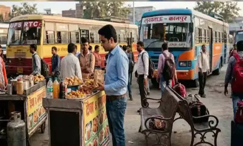 Husband ने पकौड़े लाने को कहा... पत्नी दूसरे आदमी के साथ भाग गई Husband ने पकौड़े लाने को कहा... पत्नी दूसरे आदमी के साथ भाग गई