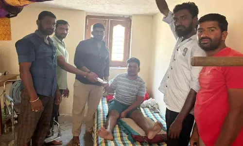 TR Foundation के चेयरमैन ने सड़क दुर्घटना के पीड़ित को आर्थिक सहायता प्रदान की