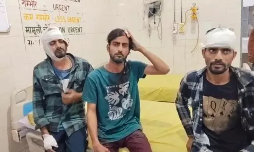 BREAKING: दो समुदायों में हिंसक झड़प, स्कूटी टक्कर से बढ़ा विवाद, चार घायल BREAKING: दो समुदायों में हिंसक झड़प, स्कूटी टक्कर से बढ़ा विवाद, चार घायल