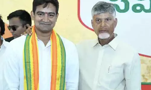 CM चंद्रबाबू के सामने मैं एक छात्र जैसा बन गया हूँ: Minister Kondapalli CM चंद्रबाबू के सामने मैं एक छात्र जैसा बन गया हूँ: Minister Kondapalli