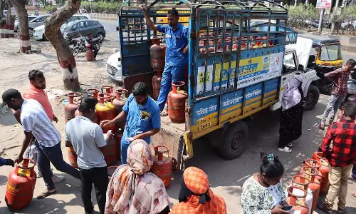 Palghar : प्रशासन ने LPG की कमी की अफ़वाहों को ख़ारिज किया