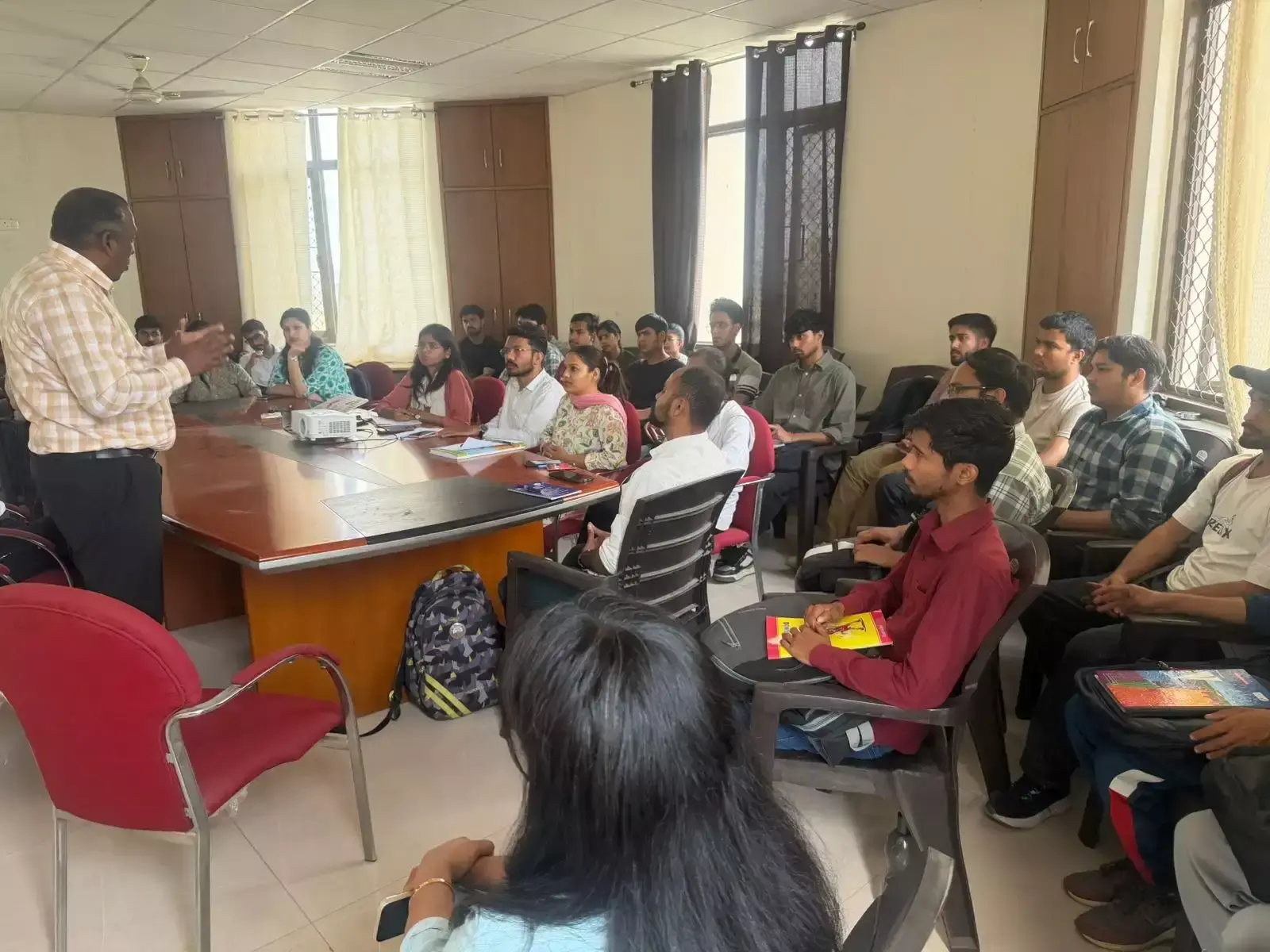 Dehradun: स्टार्टअप की कानूनी प्रक्रिया और नैतिकता पर हुई कार्यशाला