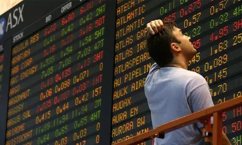Stock Market में भारी गिरावट; सेंसेक्स 1400 से ज़्यादा अंक टूटा, निफ्टी 23150 के ऊपर बंद हुआ