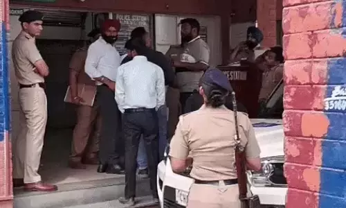 BREAKING: तेज रफ्तार थार ने बाइक सवार को कुचला, एक की मौत BREAKING: तेज रफ्तार थार ने बाइक सवार को कुचला, एक की मौत