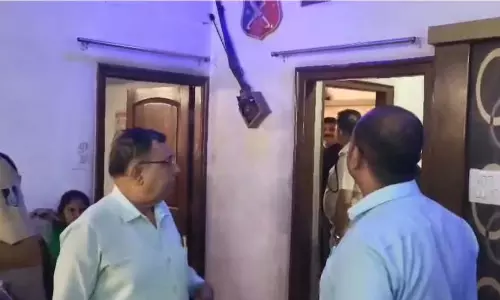 BREAKING: फर्जी इनकम टैक्स अधिकारी बनकर ठेकेदार के घर लाखों की लूट