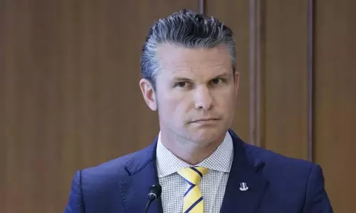 Pete Hegseth का कहना है कि अमेरिका की योजना ईरान की सेना को तबाह करना Pete Hegseth का कहना है कि अमेरिका की योजना ईरान की सेना को तबाह करना