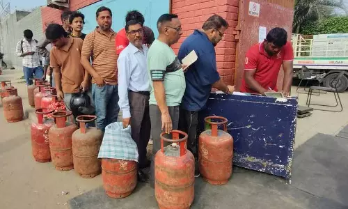 Chandigarh में कमर्शियल LPG की कमी से रेस्तरां के मेन्यू छोटे हुए
