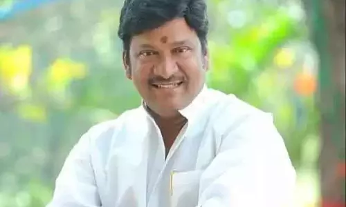 Rajendra Prasad ने MGR के बारे में टिप्पणी पर माफी मांगी Rajendra Prasad ने MGR के बारे में टिप्पणी पर माफी मांगी