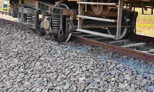 Shahdol–Nagpur Express के पटरी से उतरने की आशंका, हादसा बाल-बाल बचा Shahdol–Nagpur Express के पटरी से उतरने की आशंका, हादसा बाल-बाल बचा