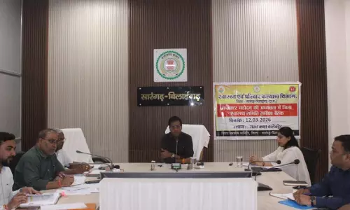 कलेक्टर डॉ. संजय कन्नौजे ने ली स्वास्थ्य विभाग की समीक्षा बैठक