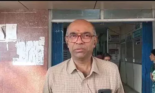 मेडक सरकारी अस्पताल में ACB ने मेडिकल रीइम्बर्समेंट सेक्शन पर छापा मेडक सरकारी अस्पताल में ACB ने मेडिकल रीइम्बर्समेंट सेक्शन पर छापा