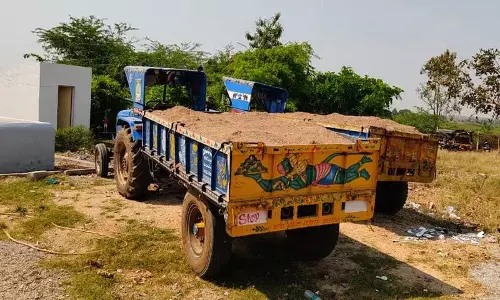 Krishna River में अवैध रेत परिवहन बेरोकटोक जारी