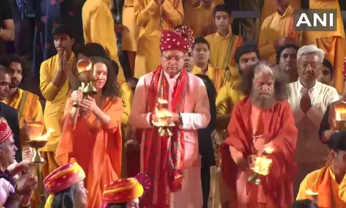 ऋषिकेश में योग महोत्सव: सीएम धामी ने परमार्थ निकेतन में गंगा आरती में लिया भाग