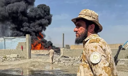 Afghanistan की तालिबान सरकार ने एयरस्ट्राइक के बाद पाक मिलिट्री सेंटर्स को निशाना बनाया