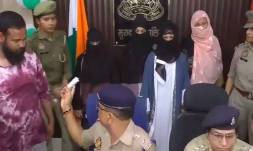 Moradabad पुलिस ने ब्लैकमेलिंग और उगाही के आरोप में हनी ट्रैप गिरोह के सदस्यों को किया गिरफ्तार