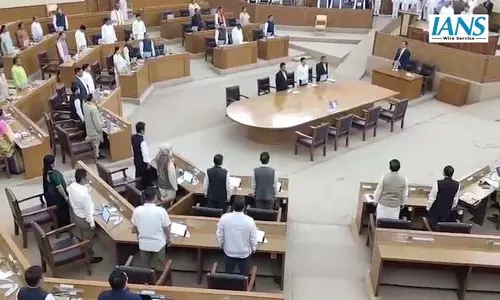 विधानसभा का बजट सत्र शुरू, राज्यपाल के अभिभाषण के बाद सदन सोमवार तक स्थगित विधानसभा का बजट सत्र शुरू, राज्यपाल के अभिभाषण के बाद सदन सोमवार तक स्थगित