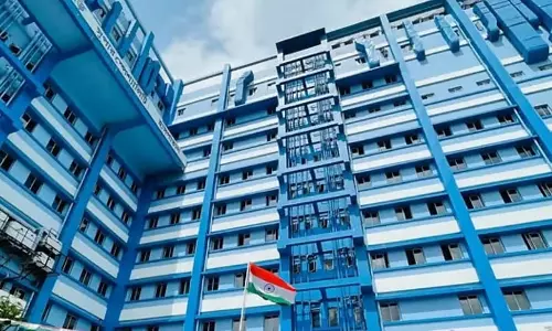 Hospital के सुरक्षा कर्मियों पर बुजुर्ग महिला और उसके बेटे को हिरासत में लेने का आरोप Hospital के सुरक्षा कर्मियों पर बुजुर्ग महिला और उसके बेटे को हिरासत में लेने का आरोप
