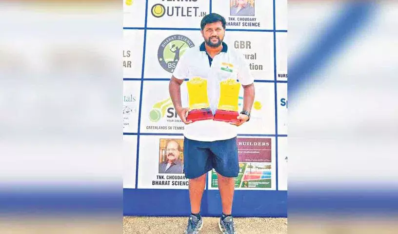 स्पोर्ट्स ब्रीफ: गुरुनाथ को मिला डबल स्पोर्ट्स ब्रीफ: गुरुनाथ को मिला डबल