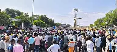 Thoothukudi ज़िला पुलिस विभाग ने सोशल मीडिया प्लेटफ़ॉर्मों को चेतावनी जारी की Thoothukudi ज़िला पुलिस विभाग ने सोशल मीडिया प्लेटफ़ॉर्मों को चेतावनी जारी की