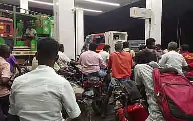 21 दिनों के लिए पेट्रोल-डीजल का स्टॉक: Tamil Nadu पेट्रोलियम विक्रेता संघ के अध्यक्ष 21 दिनों के लिए पेट्रोल-डीजल का स्टॉक: Tamil Nadu पेट्रोलियम विक्रेता संघ के अध्यक्ष