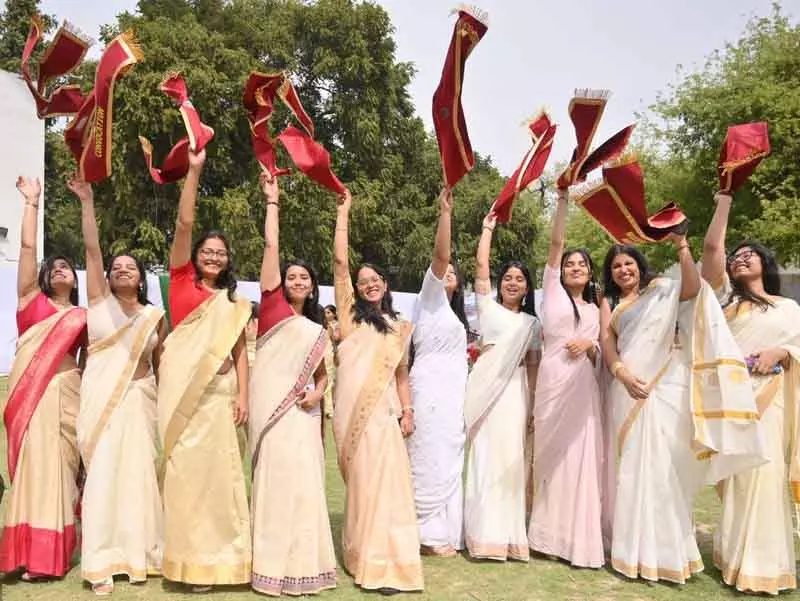 इंदिरा गांधी विश्वविद्यालय ने 8वें दीक्षांत समारोह में 1,181 छात्राओं को डिग्रियां दीं इंदिरा गांधी विश्वविद्यालय ने 8वें दीक्षांत समारोह में 1,181 छात्राओं को डिग्रियां दीं