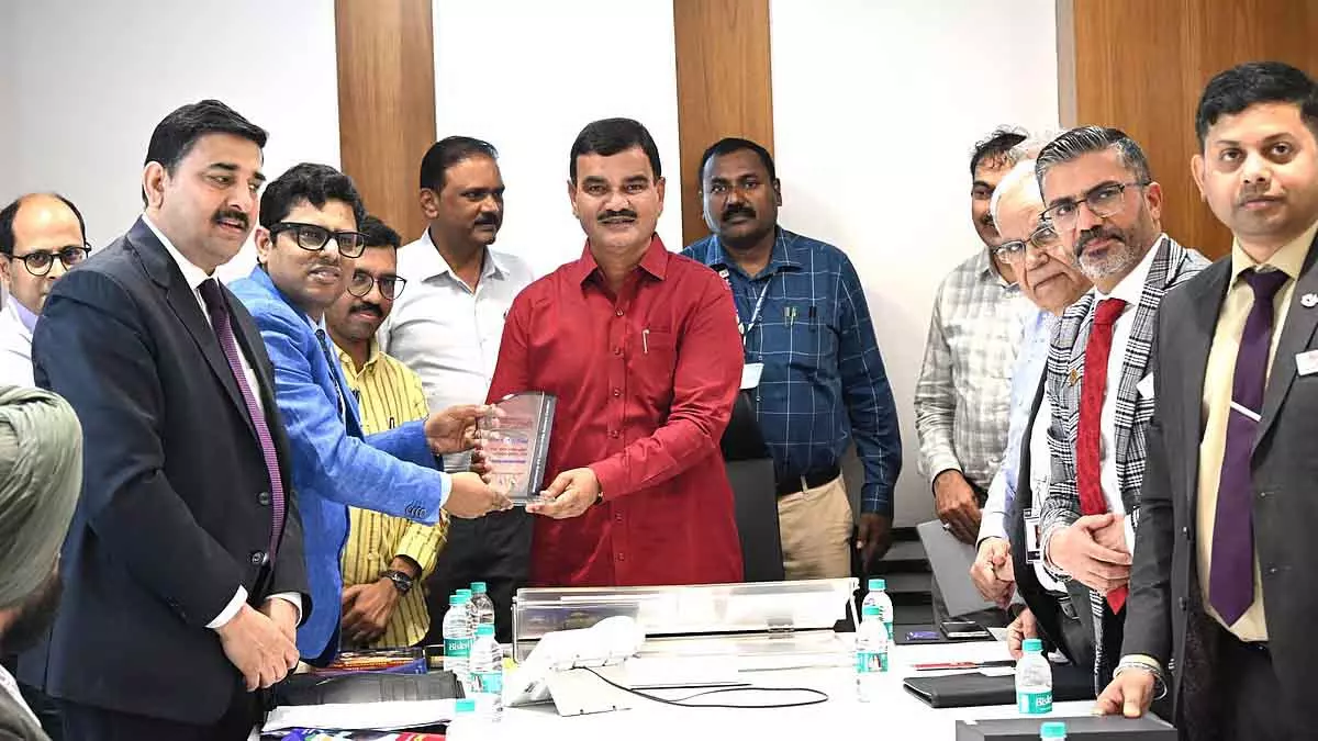 Maharashtra और कनाडा कृषि, AI और खाद्य प्रसंस्करण के क्षेत्र में सहयोग करेंगे, जिससे किसानों की आय बढ़ेगी Maharashtra और कनाडा कृषि, AI और खाद्य प्रसंस्करण के क्षेत्र में सहयोग करेंगे, जिससे किसानों की आय बढ़ेगी