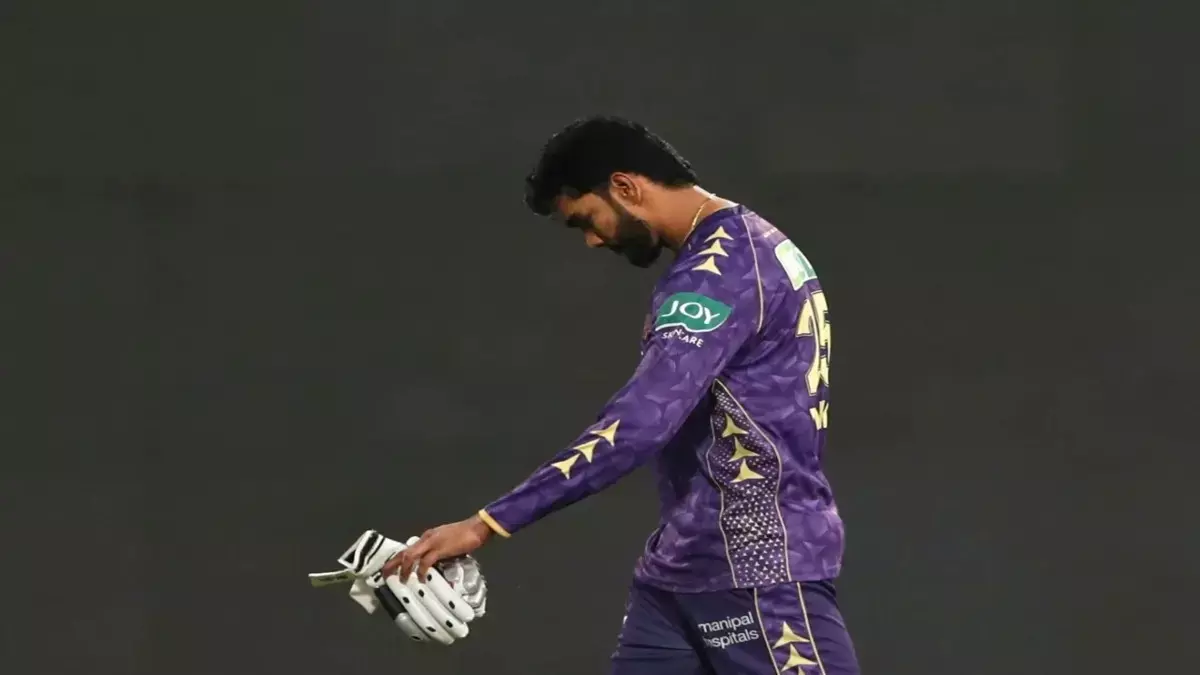 अय्यर को किया नज़रअंदाज़, बांगर ने IPL 2026 के लिए RCB की प्लेइंग XI का अनुमान अय्यर को किया नज़रअंदाज़, बांगर ने IPL 2026 के लिए RCB की प्लेइंग XI का अनुमान
