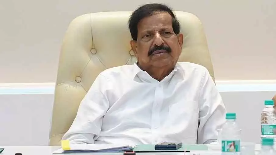 मुंबई के मैंग्रोव क्षेत्रों में अतिक्रमण के खिलाफ कार्रवाई की जाएगी: Forest Minister मुंबई के मैंग्रोव क्षेत्रों में अतिक्रमण के खिलाफ कार्रवाई की जाएगी: Forest Minister