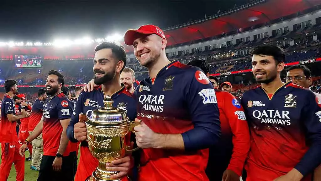 IPL 2026: टूर्नामेंट शुरू होने से पहले ही RCB मुश्किल में IPL 2026: टूर्नामेंट शुरू होने से पहले ही RCB मुश्किल में