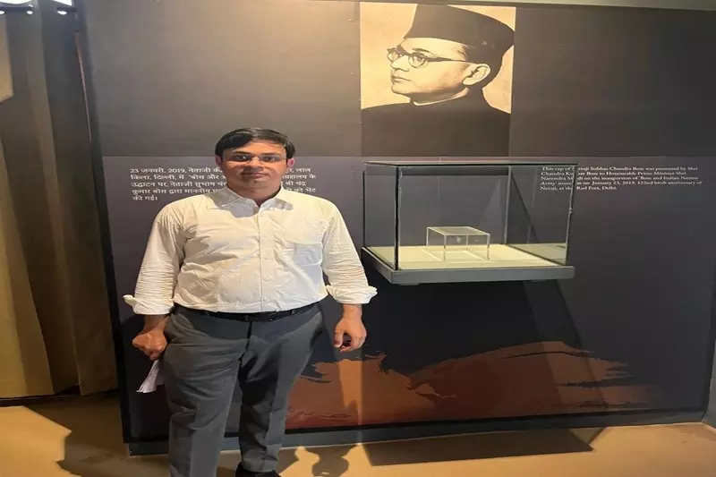 लाल किला संग्रहालय से नेताजी की टोपी गायब, उनके प्रपौत्र चंद्र कुमार बोस का दावा लाल किला संग्रहालय से नेताजी की टोपी गायब, उनके प्रपौत्र चंद्र कुमार बोस का दावा