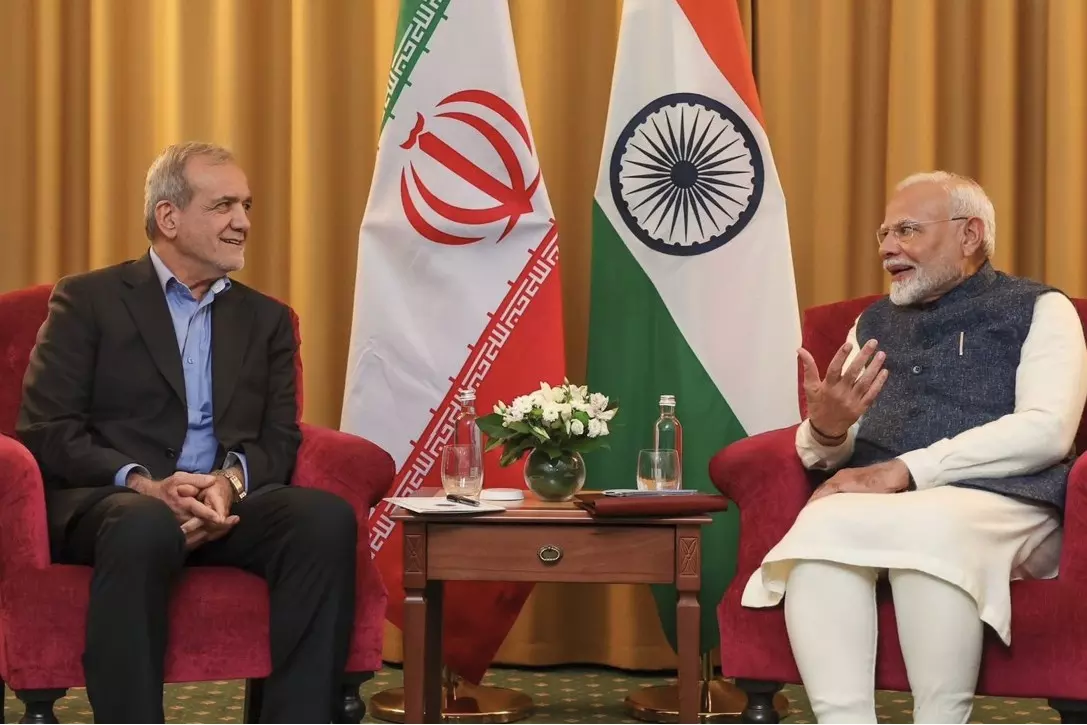 PM मोदी ने ईरानी राष्ट्रपति से पश्चिम एशिया संकट पर चर्चा की PM मोदी ने ईरानी राष्ट्रपति से पश्चिम एशिया संकट पर चर्चा की