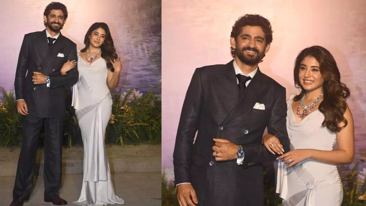 Kritika Kamra और गौरव कपूर रिसेप्शन में अपनी पहली मौजूदगी में छा गए Kritika Kamra और गौरव कपूर रिसेप्शन में अपनी पहली मौजूदगी में छा गए