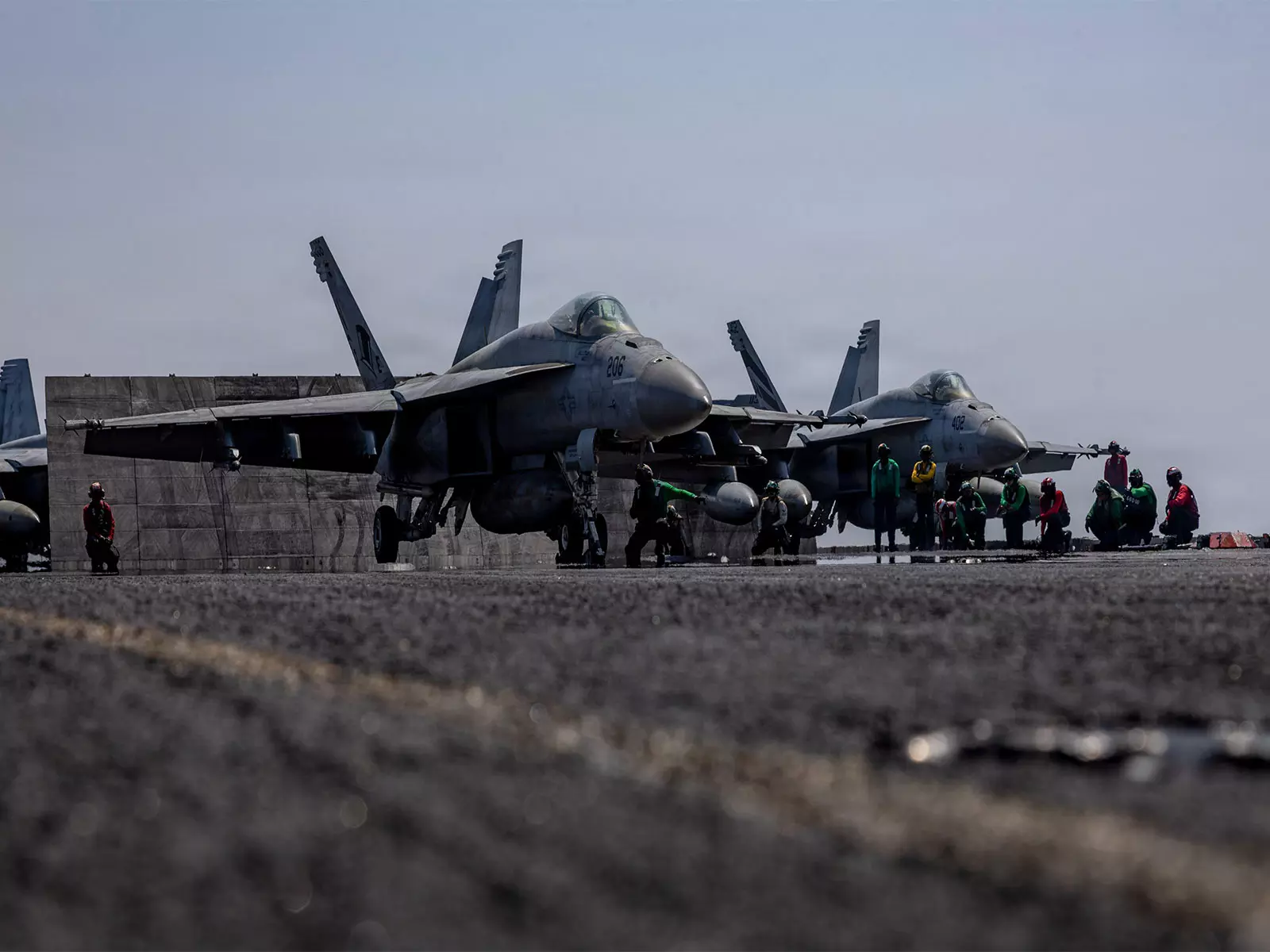 ईरान ने अमेरिकी विमान गिराने का दावा किया, CENTCOM ने इनकार ईरान ने अमेरिकी विमान गिराने का दावा किया, CENTCOM ने इनकार
