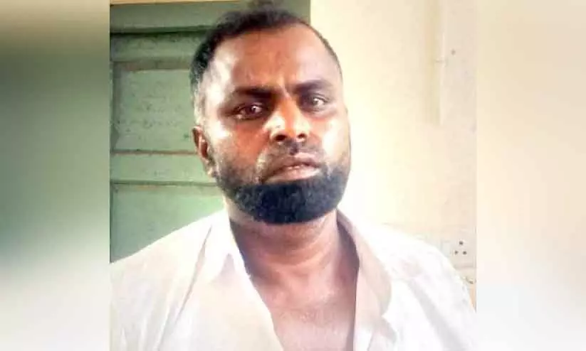Kerala: महिला और बेटी पर हमला करने के आरोप में एक व्यक्ति गिरफ्तार Kerala: महिला और बेटी पर हमला करने के आरोप में एक व्यक्ति गिरफ्तार