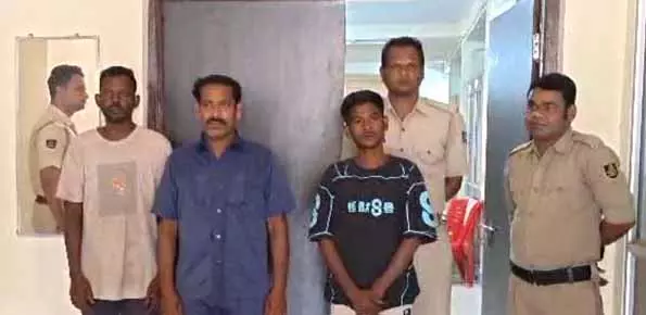 Bargarh में ब्राउन शुगर ज़ब्त, 3 गिरफ़्तार Bargarh में ब्राउन शुगर ज़ब्त, 3 गिरफ़्तार
