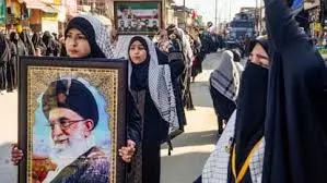 Srinagar: कश्मीर के शिया बहुल इलाकों में ईरान हमलों के विरोध में विरोध प्रदर्शन Srinagar: कश्मीर के शिया बहुल इलाकों में ईरान हमलों के विरोध में विरोध प्रदर्शन