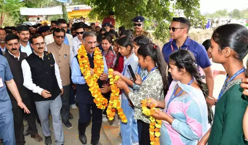 Himachal CM Sukhu ने कहा, शिक्षा और हेल्थकेयर पर ध्यान दें Himachal CM Sukhu ने कहा, शिक्षा और हेल्थकेयर पर ध्यान दें