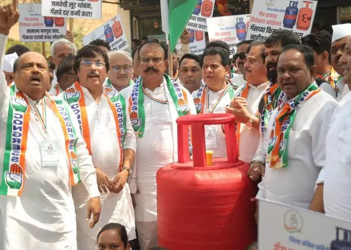 हर्षवर्द्धन सपकाल ने LPG मूल्य वृद्धि वापस लेने की मांग की हर्षवर्द्धन सपकाल ने LPG मूल्य वृद्धि वापस लेने की मांग की
